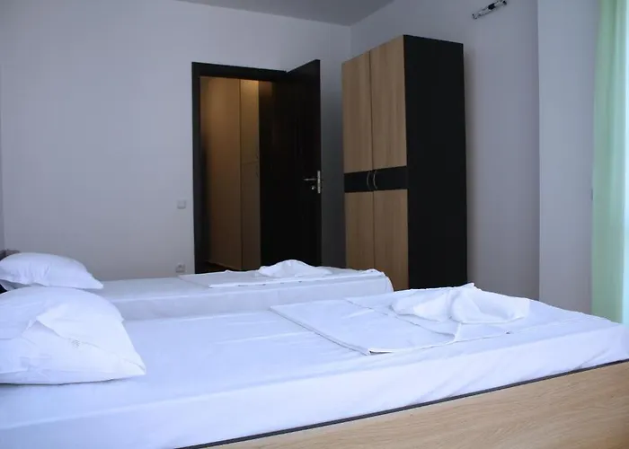 Ask Πανσιόν 3*