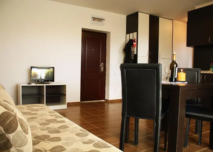 Ask Πανσιόν 3*